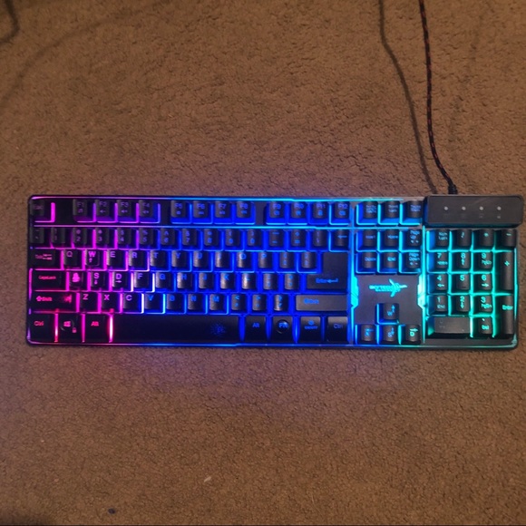 SkyTech Gaming Keyboard - Picture 2 of 3